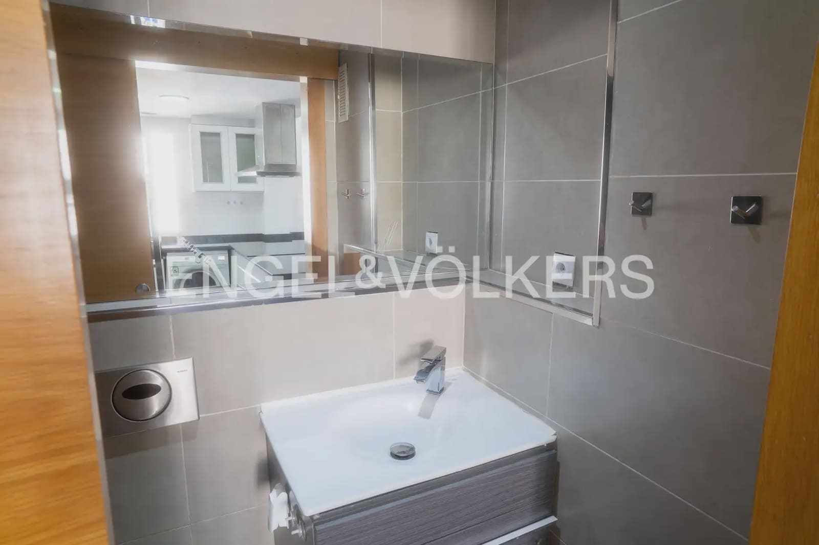 3 soveværelse Lejlighed til leje i Valencia by - € 1.200 (Ref: 10023395)