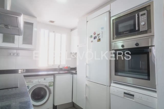 3 soveværelse Lejlighed til leje i Sant Antoni, Valencia by - € 1.200 (Ref: 10023395)