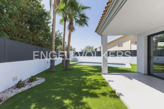 3 bedroom Villa for sale in Puçol with pool garage - € 835,000 (Ref: 10023396)