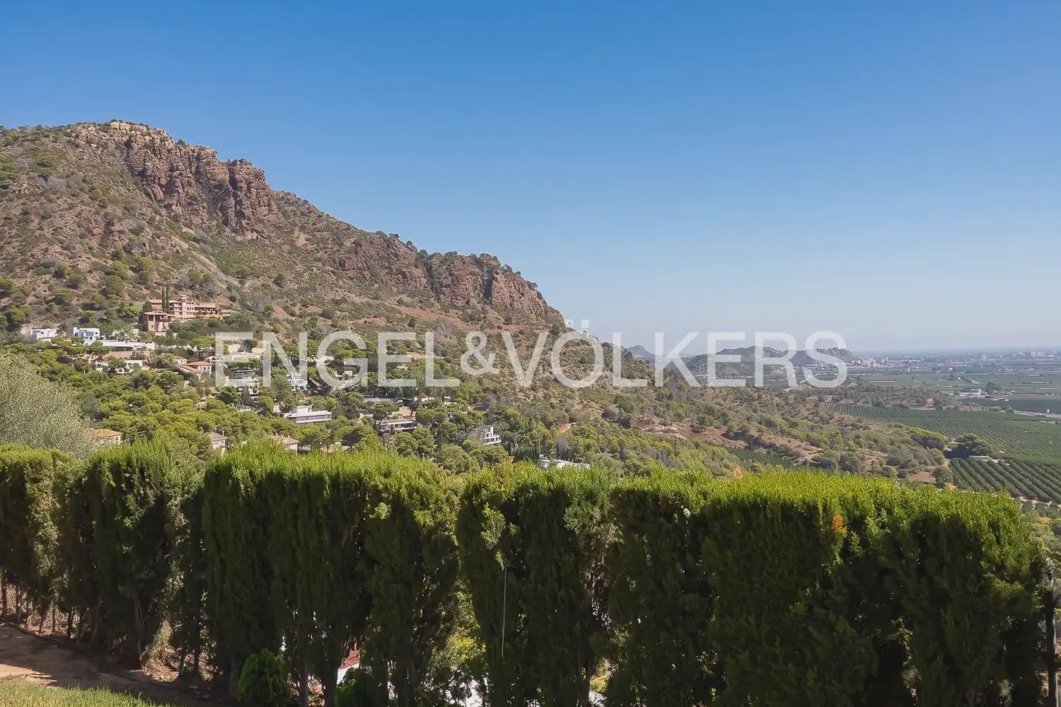 5 sypialnia Willa na sprzedaż w Sagunto / Sagunt z basenem garażem - 995 000 € (Ref: 10023397)
