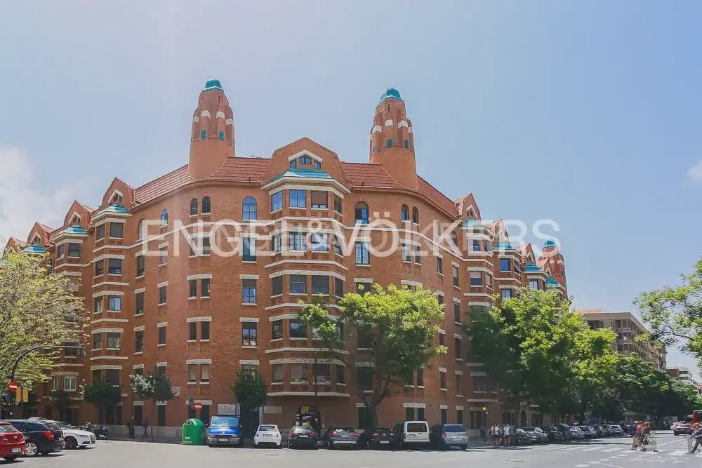 Piso de 3 habitaciones en València ciudad en alquiler - 1.700 € (Ref: 10024877)