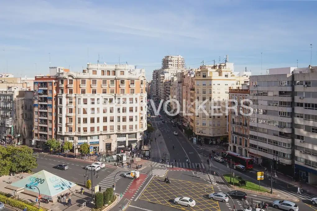 Piso de 3 habitaciones en València ciudad en alquiler - 1.700 € (Ref: 10024877)