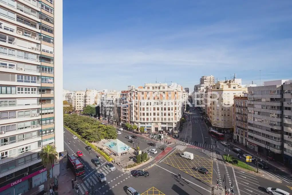 Piso de 3 habitaciones en València ciudad en alquiler - 1.700 € (Ref: 10024877)