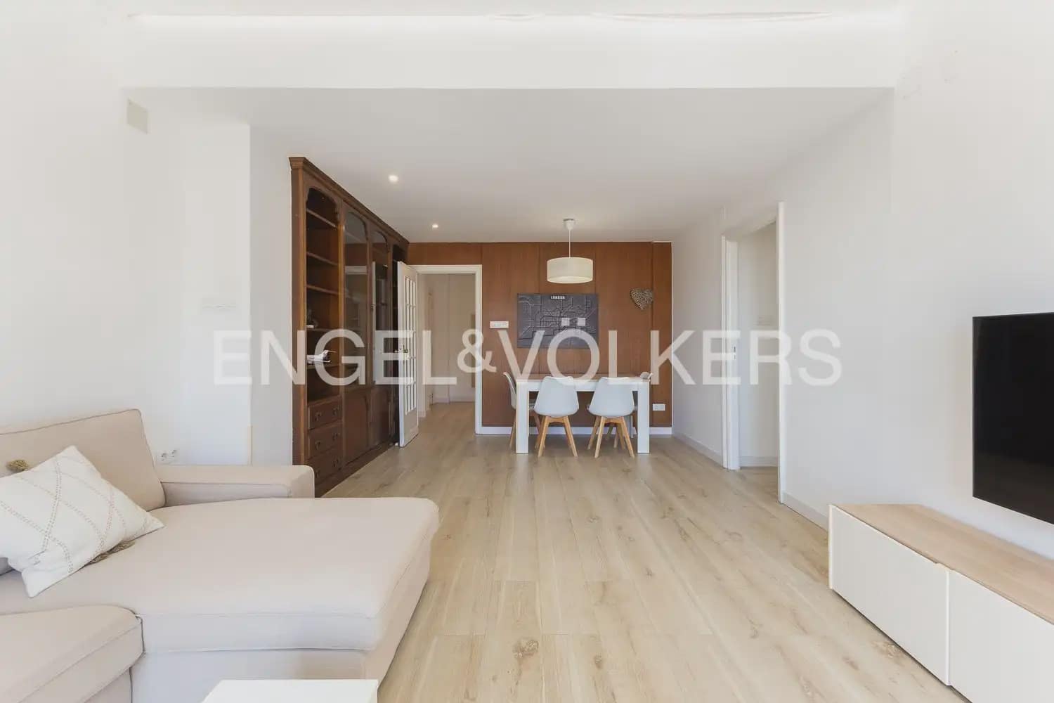 Piso de 3 habitaciones en València ciudad en alquiler - 1.700 € (Ref: 10024877)