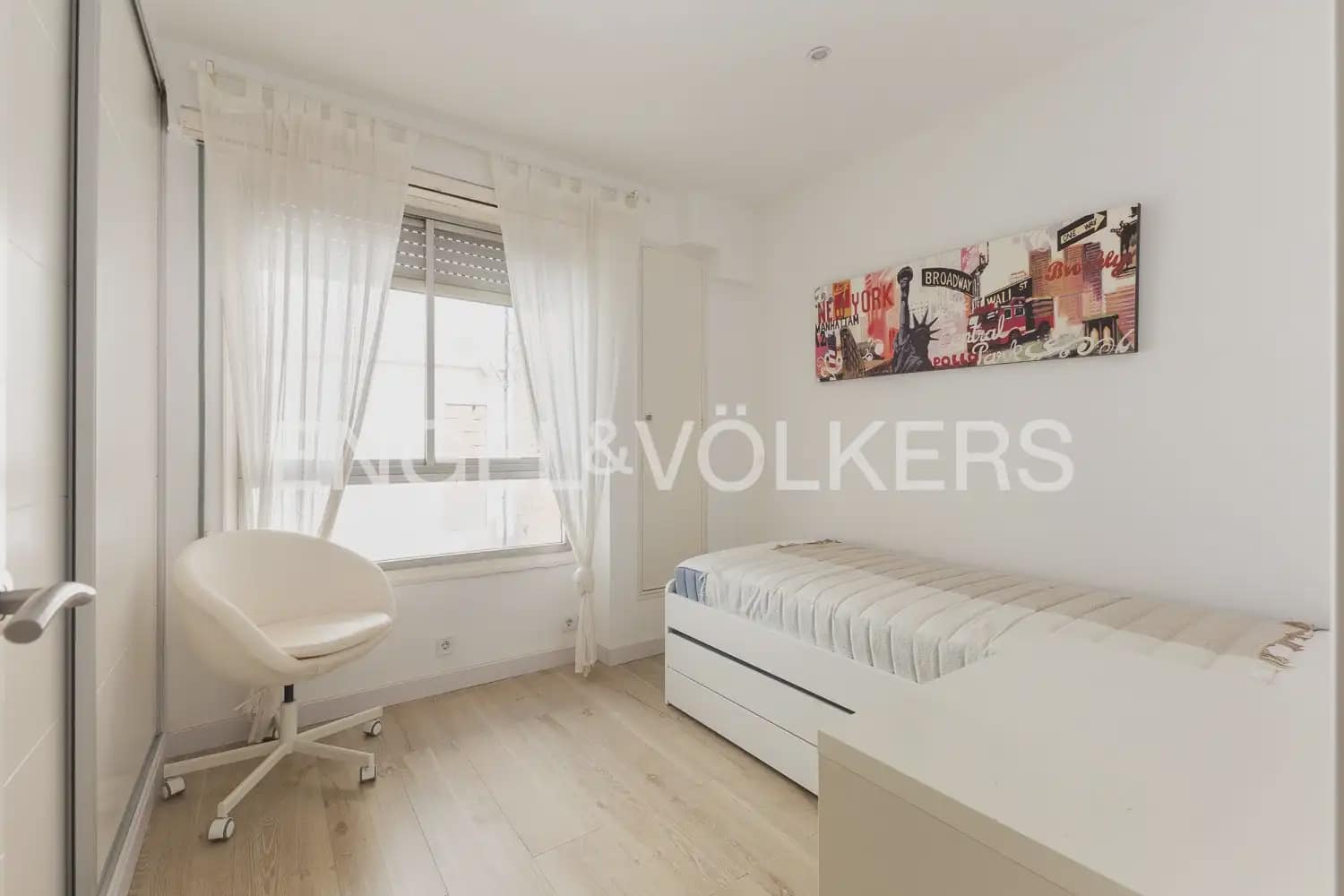Piso de 3 habitaciones en València ciudad en alquiler - 1.700 € (Ref: 10024877)