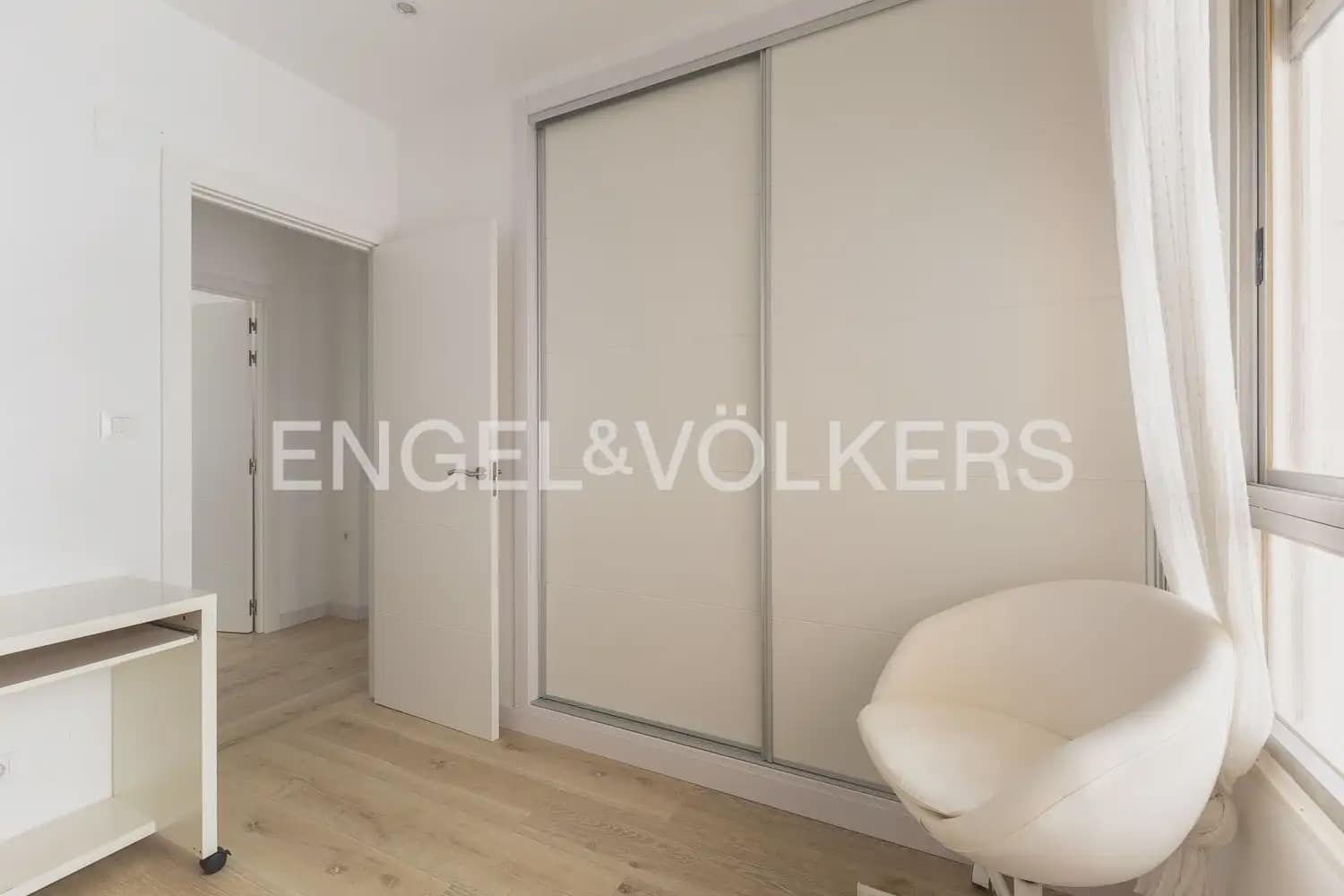 Piso de 3 habitaciones en València ciudad en alquiler - 1.700 € (Ref: 10024877)