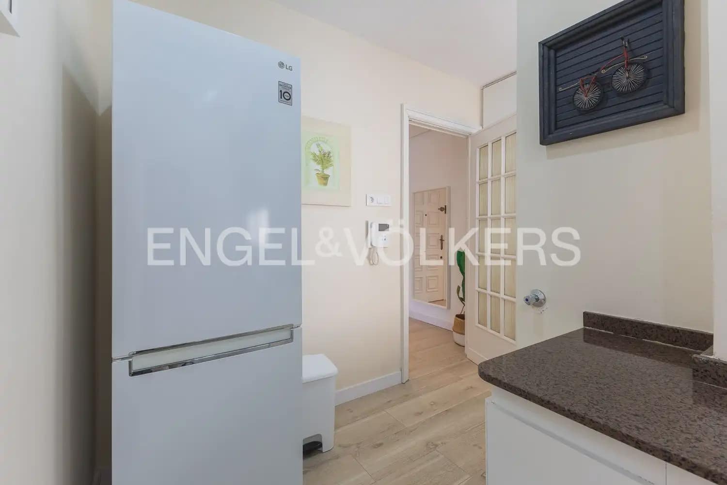 Piso de 3 habitaciones en València ciudad en alquiler - 1.700 € (Ref: 10024877)