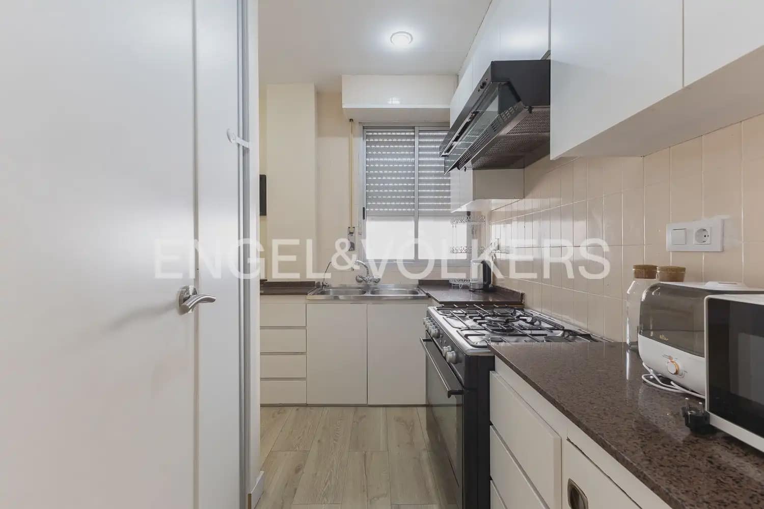 Piso de 3 habitaciones en València ciudad en alquiler - 1.700 € (Ref: 10024877)