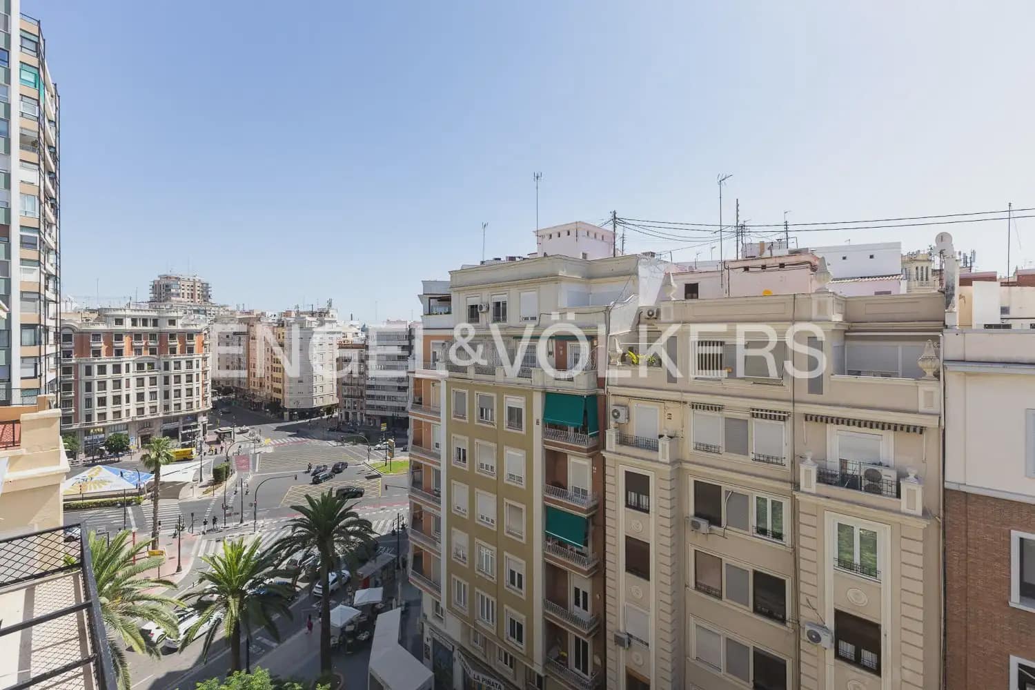 Piso de 3 habitaciones en València ciudad en alquiler - 1.700 € (Ref: 10024877)