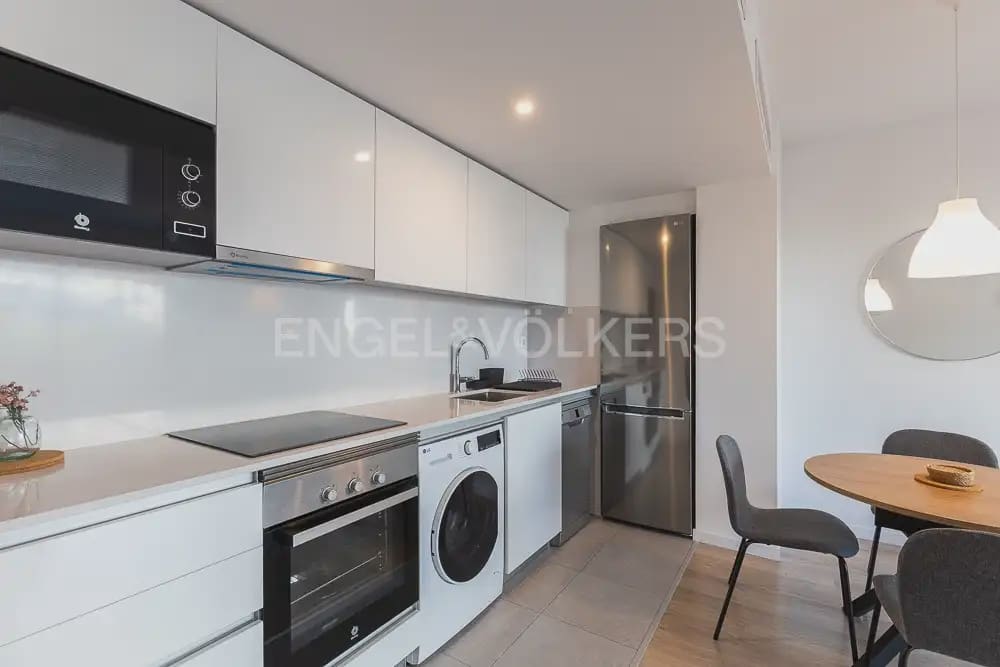 1 sovrum Lägenhet att hyra i Valencia stad med garage - 1 400 € (Ref: 10024878)
