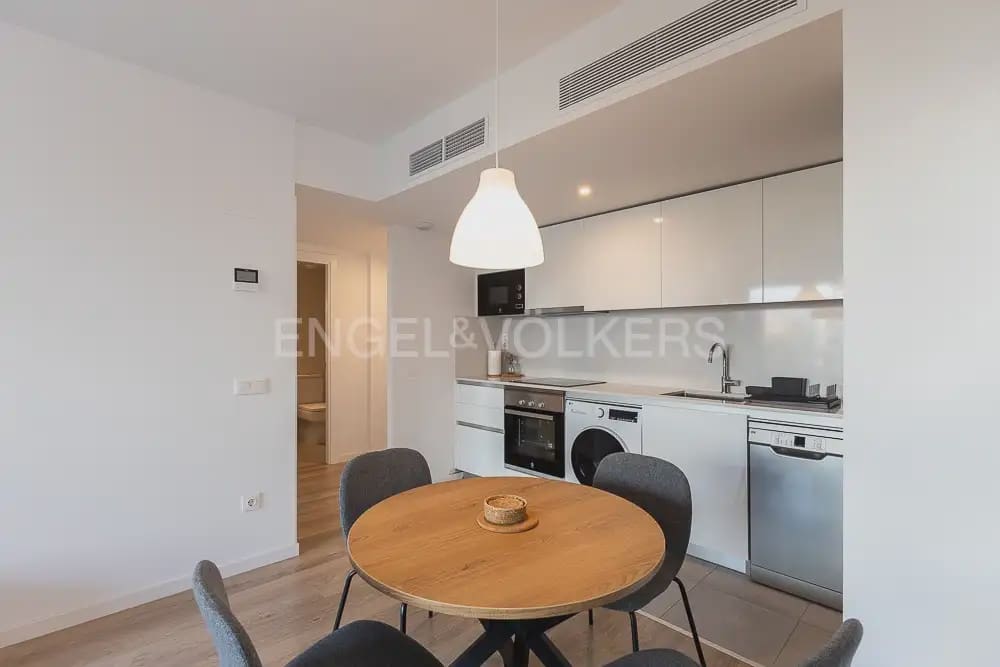 1 sovrum Lägenhet att hyra i Valencia stad med garage - 1 400 € (Ref: 10024878)