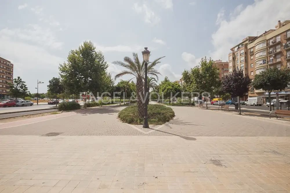 1 sovrum Lägenhet att hyra i Valencia stad med garage - 1 400 € (Ref: 10024878)