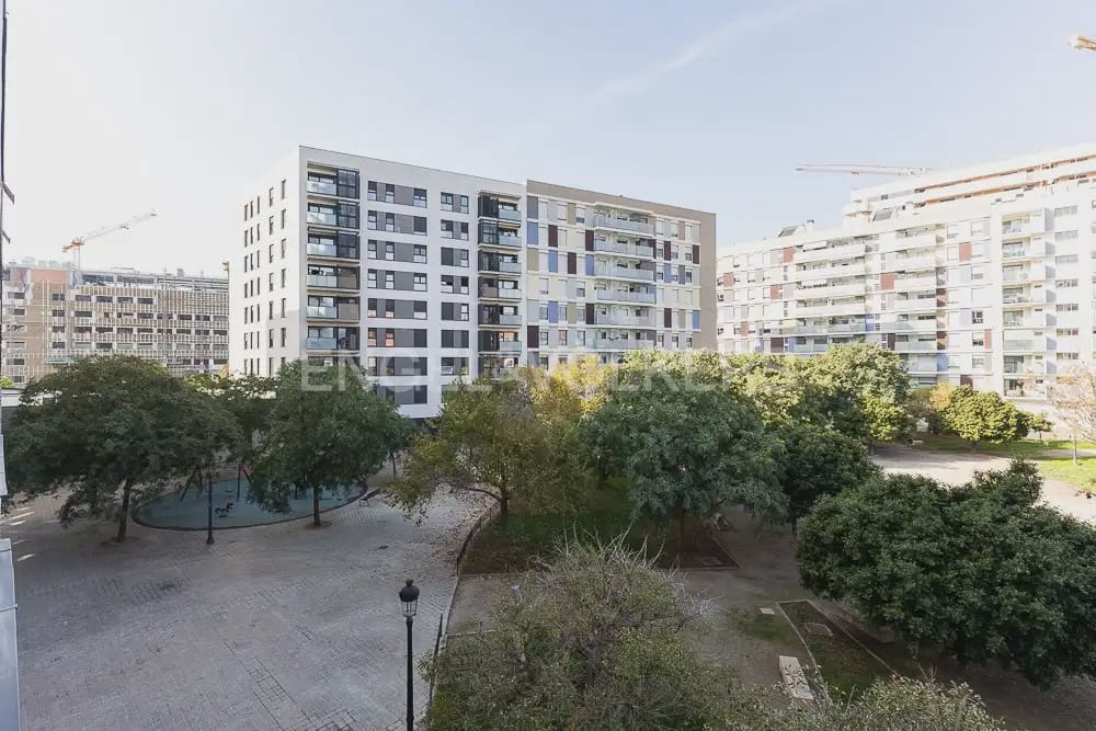 1 sovrum Lägenhet att hyra i Valencia stad med garage - 1 400 € (Ref: 10024878)