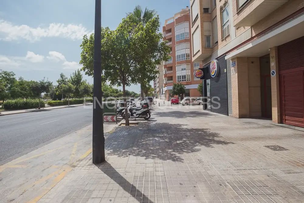 1 sovrum Lägenhet att hyra i Valencia stad med garage - 1 400 € (Ref: 10024878)