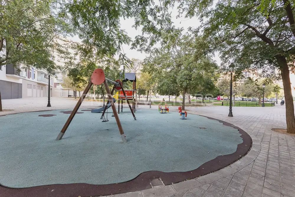 1 sovrum Lägenhet att hyra i Valencia stad med garage - 1 400 € (Ref: 10024878)