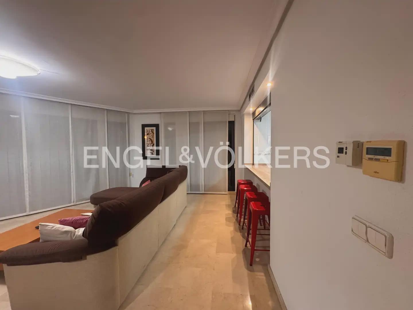 2 bedroom Flat for rent in Valencia city with pool garage - € 1,900 (Ref: 10024879)