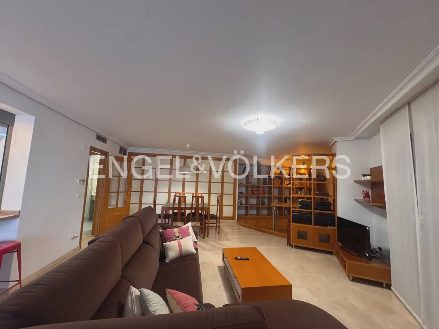 2 bedroom Flat for rent in Valencia city with pool garage - € 1,900 (Ref: 10024879)