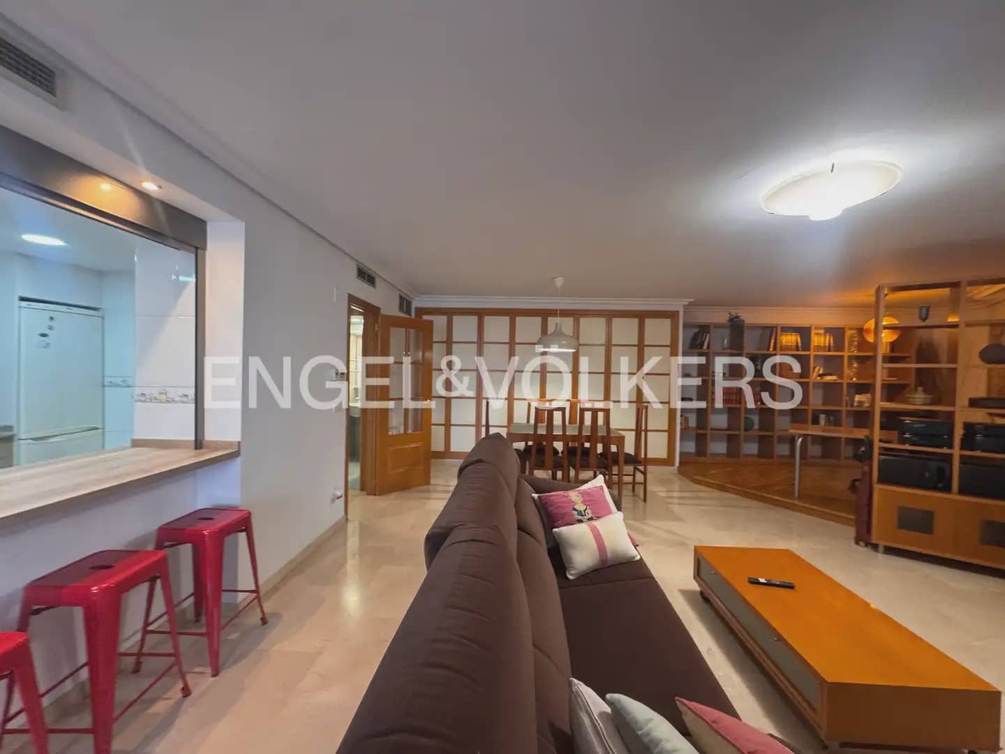 2 bedroom Flat for rent in Valencia city with pool garage - € 1,900 (Ref: 10024879)