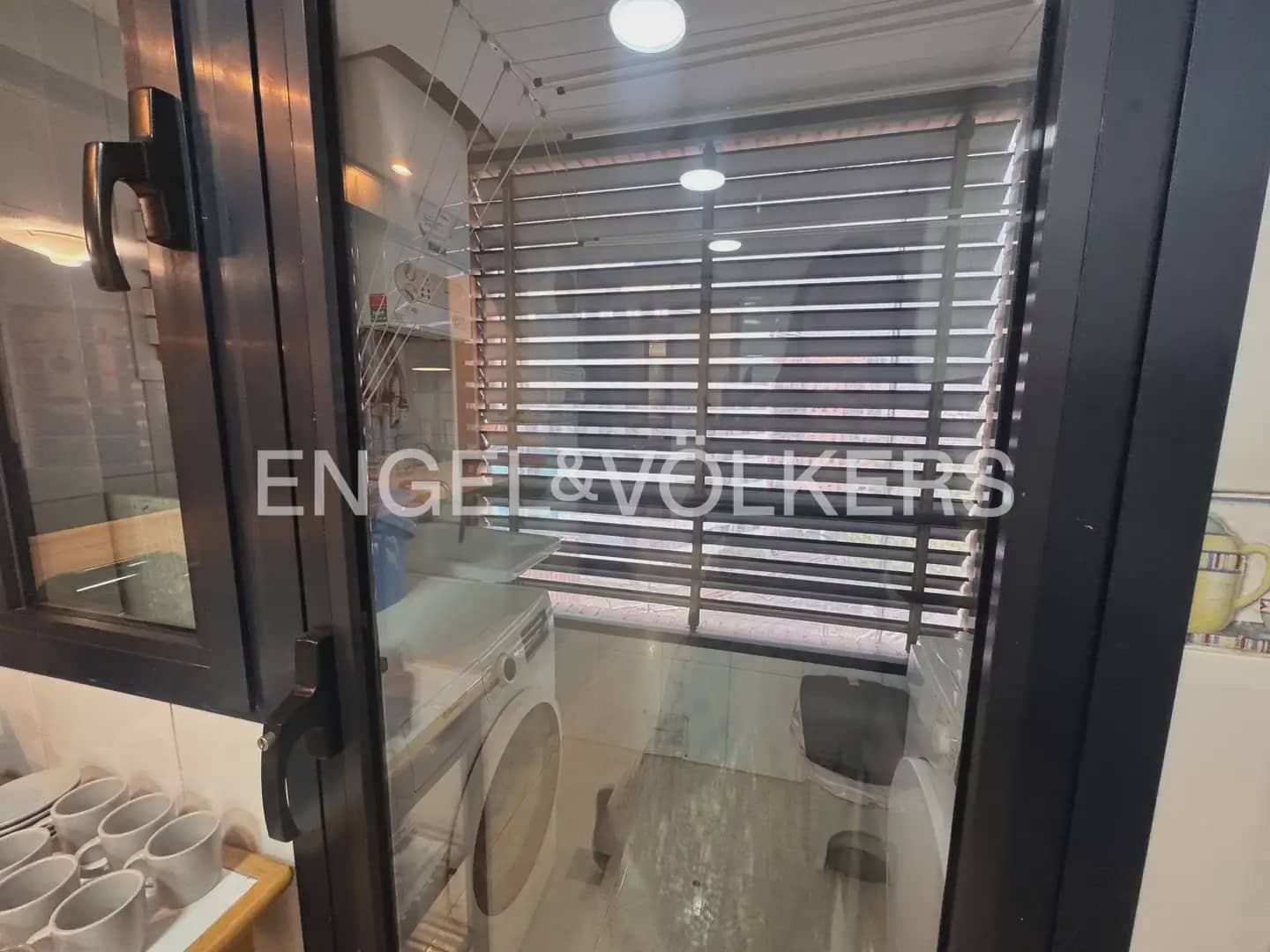 2 bedroom Flat for rent in Valencia city with pool garage - € 1,900 (Ref: 10024879)