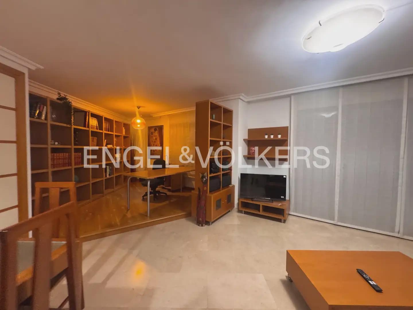 2 bedroom Flat for rent in Valencia city with pool garage - € 1,900 (Ref: 10024879)