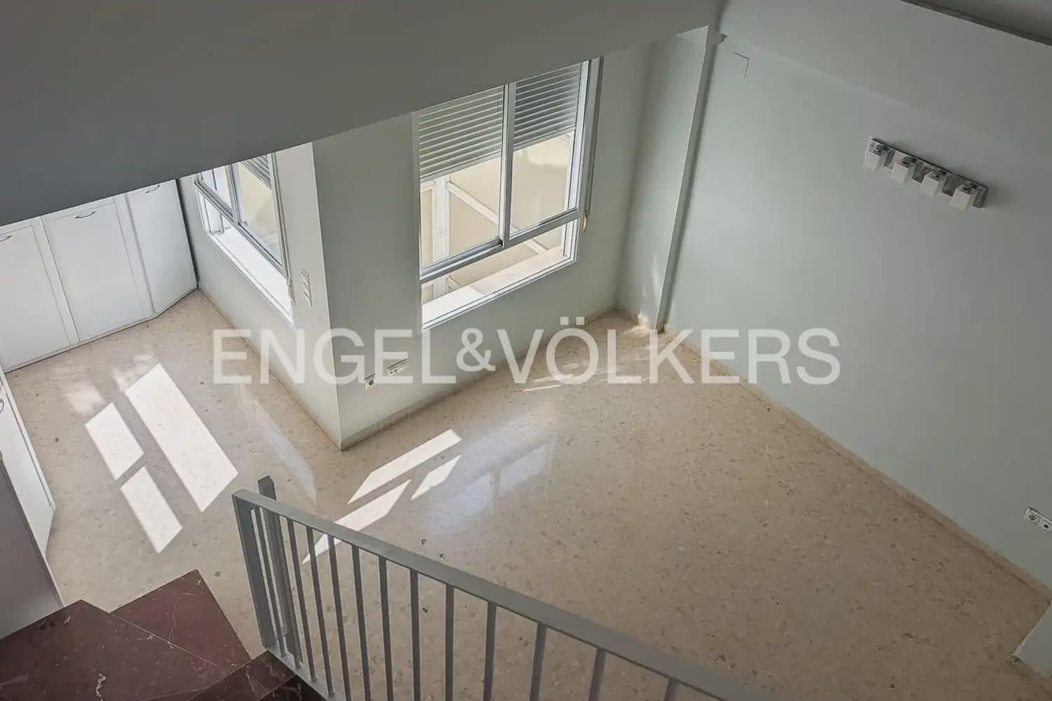 5 quarto Moradia em Banda para arrendar em Torrent com piscina garagem - 1 800 € (Ref: 10024935)
