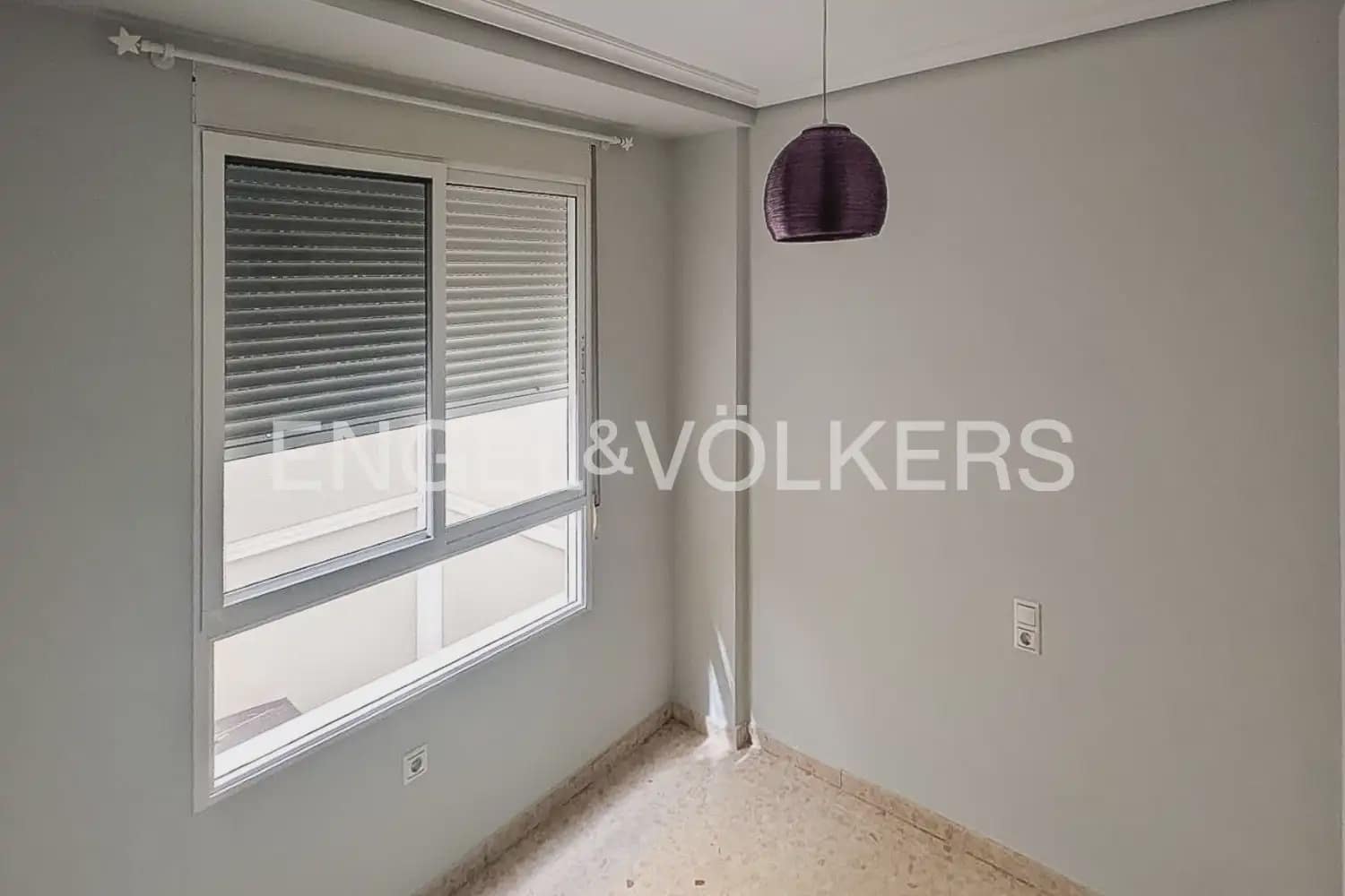 5 quarto Moradia em Banda para arrendar em Torrent com piscina garagem - 1 800 € (Ref: 10024935)