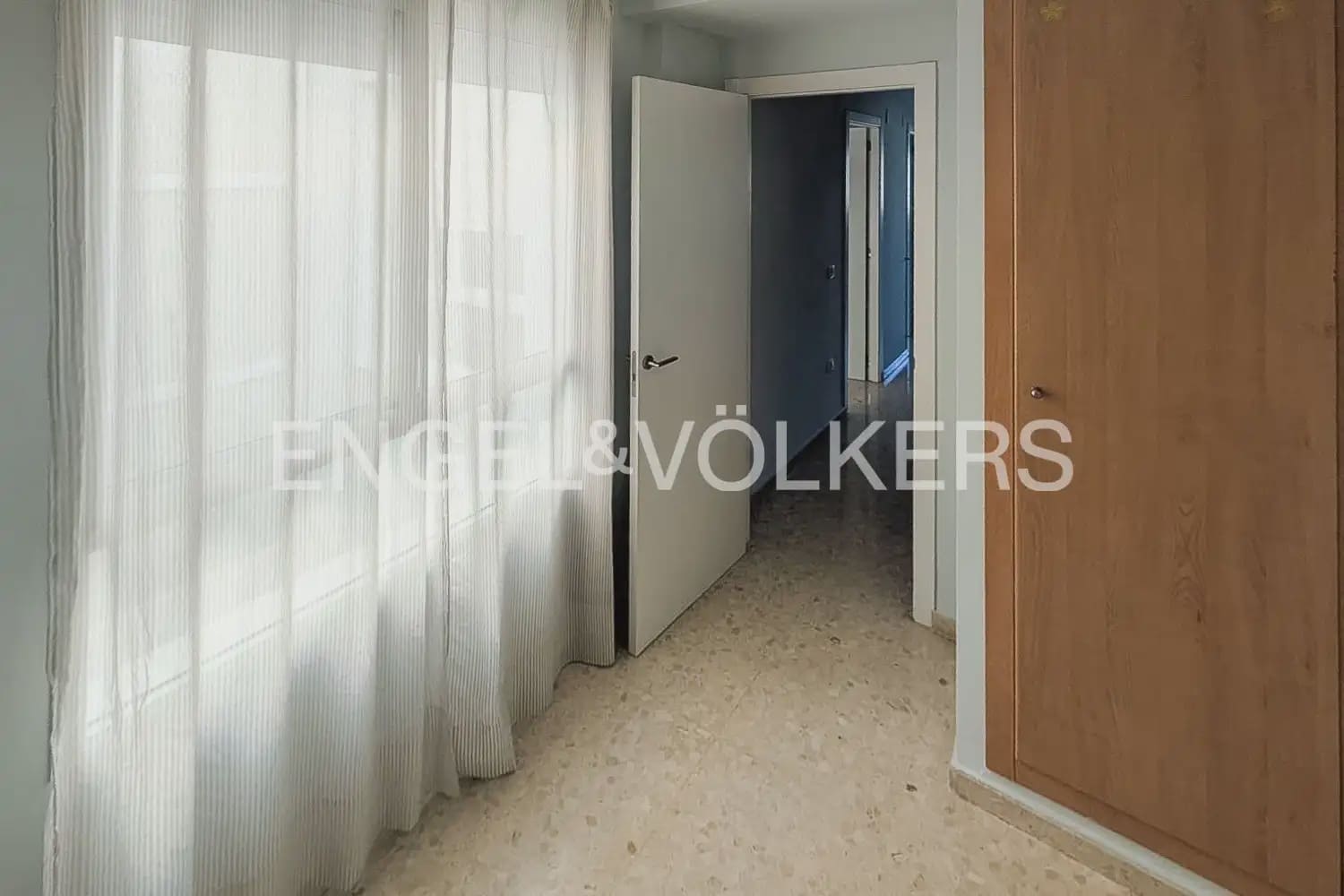 5 quarto Moradia em Banda para arrendar em Torrent com piscina garagem - 1 800 € (Ref: 10024935)