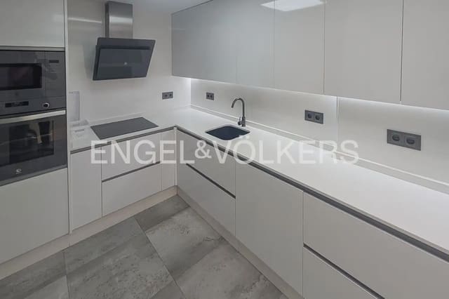 5 sypialnia Dom szeregowy do wynajęcia w Torrent - 1 800 € (Ref: 10024935)