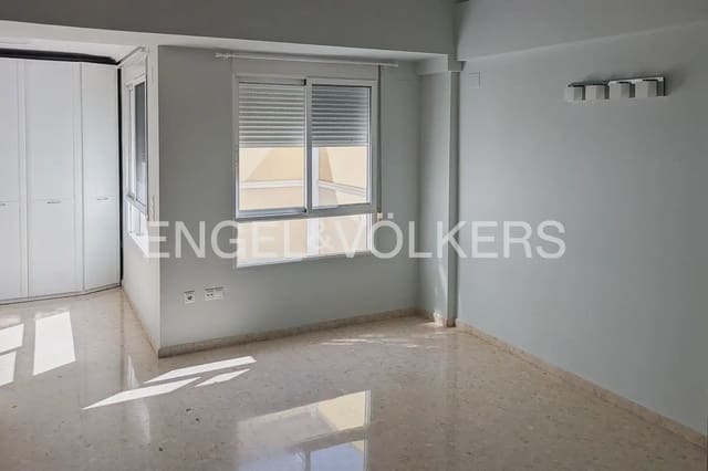 5 sypialnia Dom szeregowy do wynajęcia w Torrent - 1 800 € (Ref: 10024935)