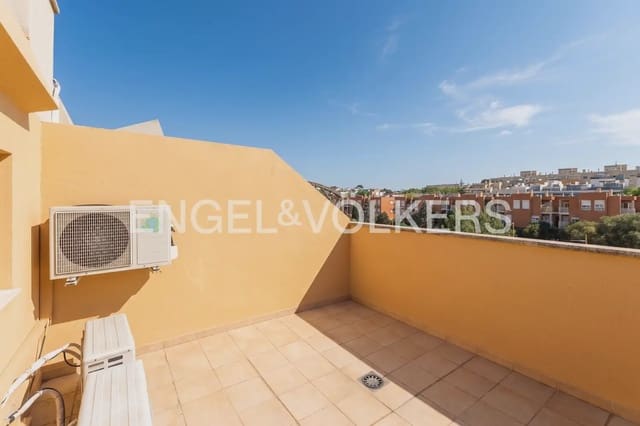 5 sypialnia Dom szeregowy do wynajęcia w Torrent z basenem garażem - 1 800 € (Ref: 10024935)