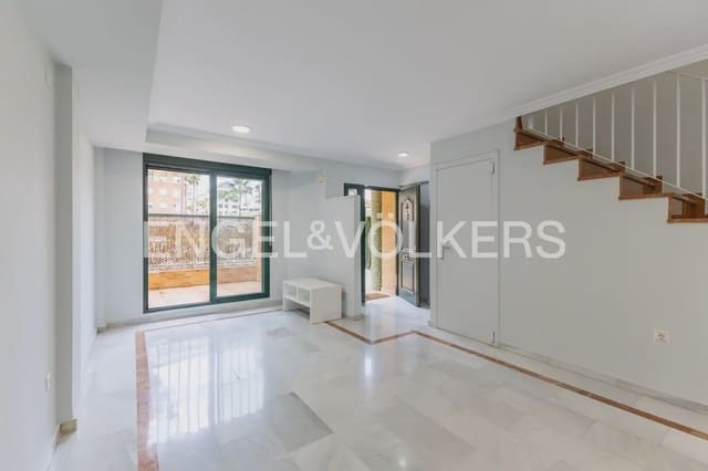 5 sypialnia Dom szeregowy do wynajęcia w Torrent z basenem garażem - 1 800 € (Ref: 10024935)