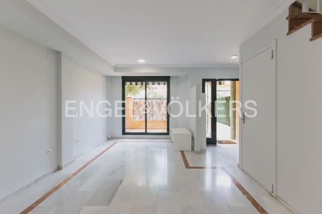 5 sypialnia Dom szeregowy do wynajęcia w Torrent z basenem garażem - 1 800 € (Ref: 10024935)
