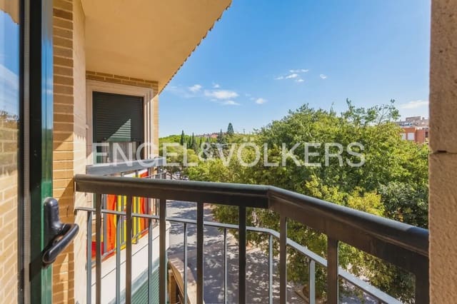 5 sypialnia Dom szeregowy do wynajęcia w Torrent z basenem garażem - 1 800 € (Ref: 10024935)