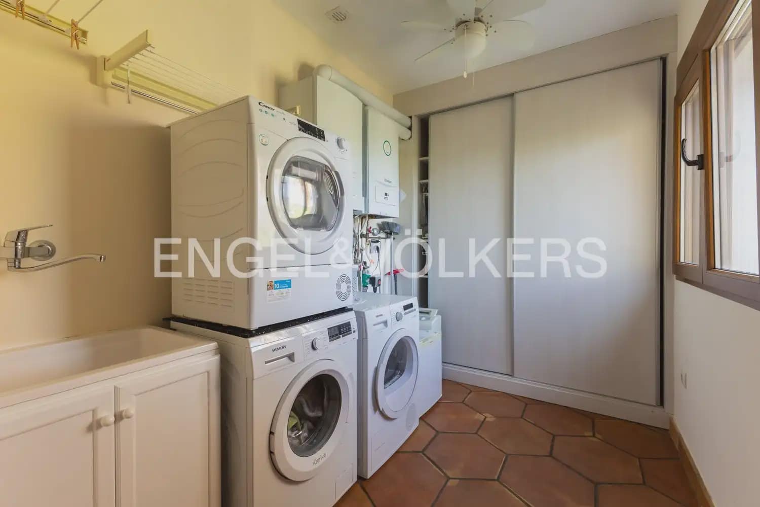 4 bedroom Finca/Country House for sale in Pedreguer with pool garage - € 1,590,000 (Ref: 10024936)