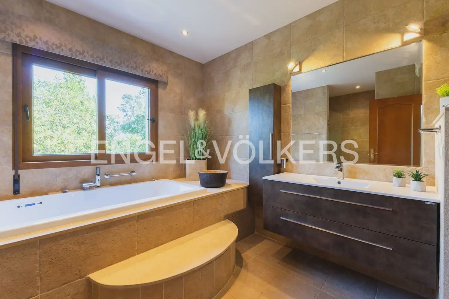 4 bedroom Finca/Country House for sale in Pedreguer with pool garage - € 1,590,000 (Ref: 10024936)