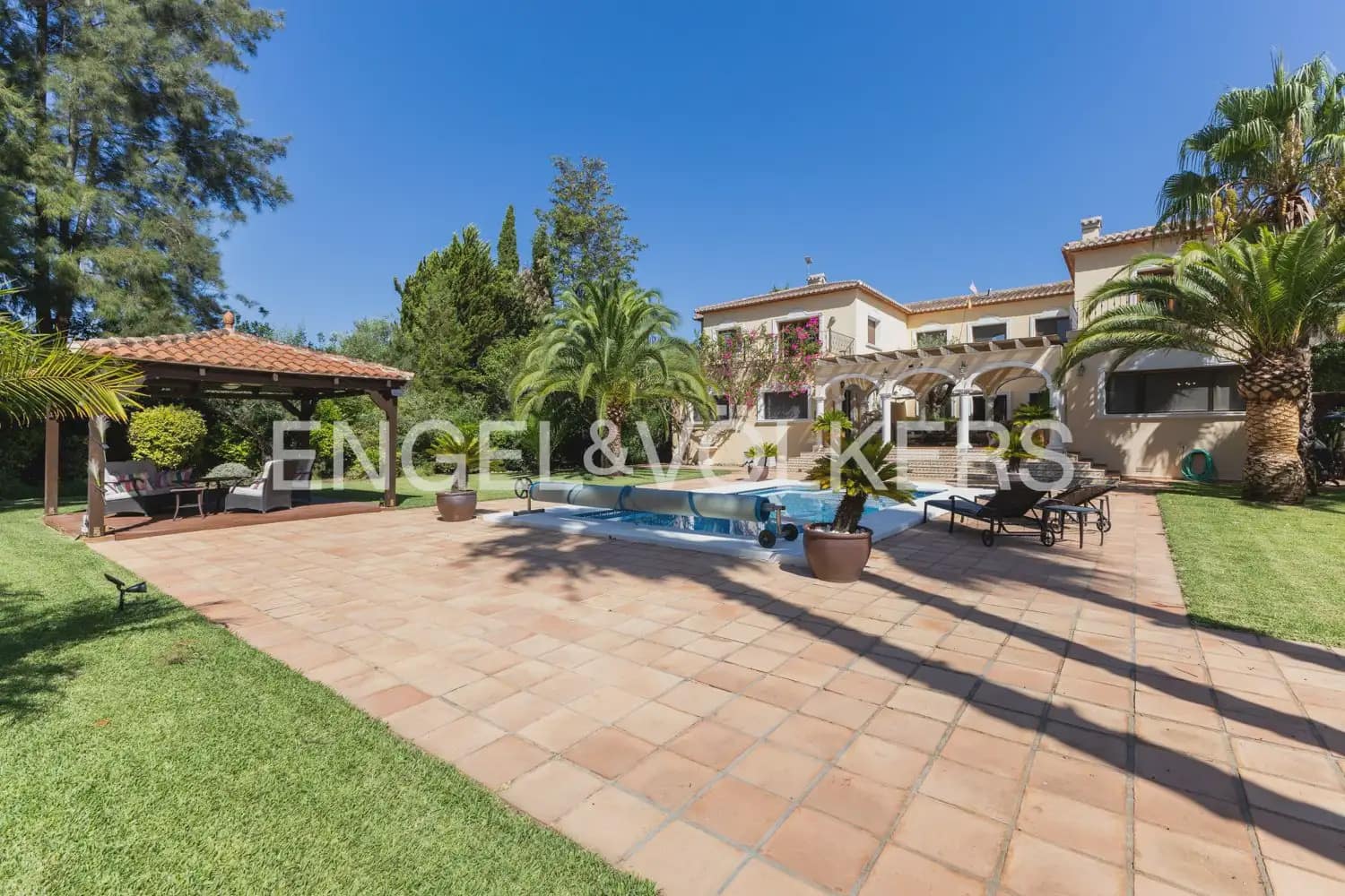 4 bedroom Finca/Country House for sale in Pedreguer with pool garage - € 1,590,000 (Ref: 10024936)