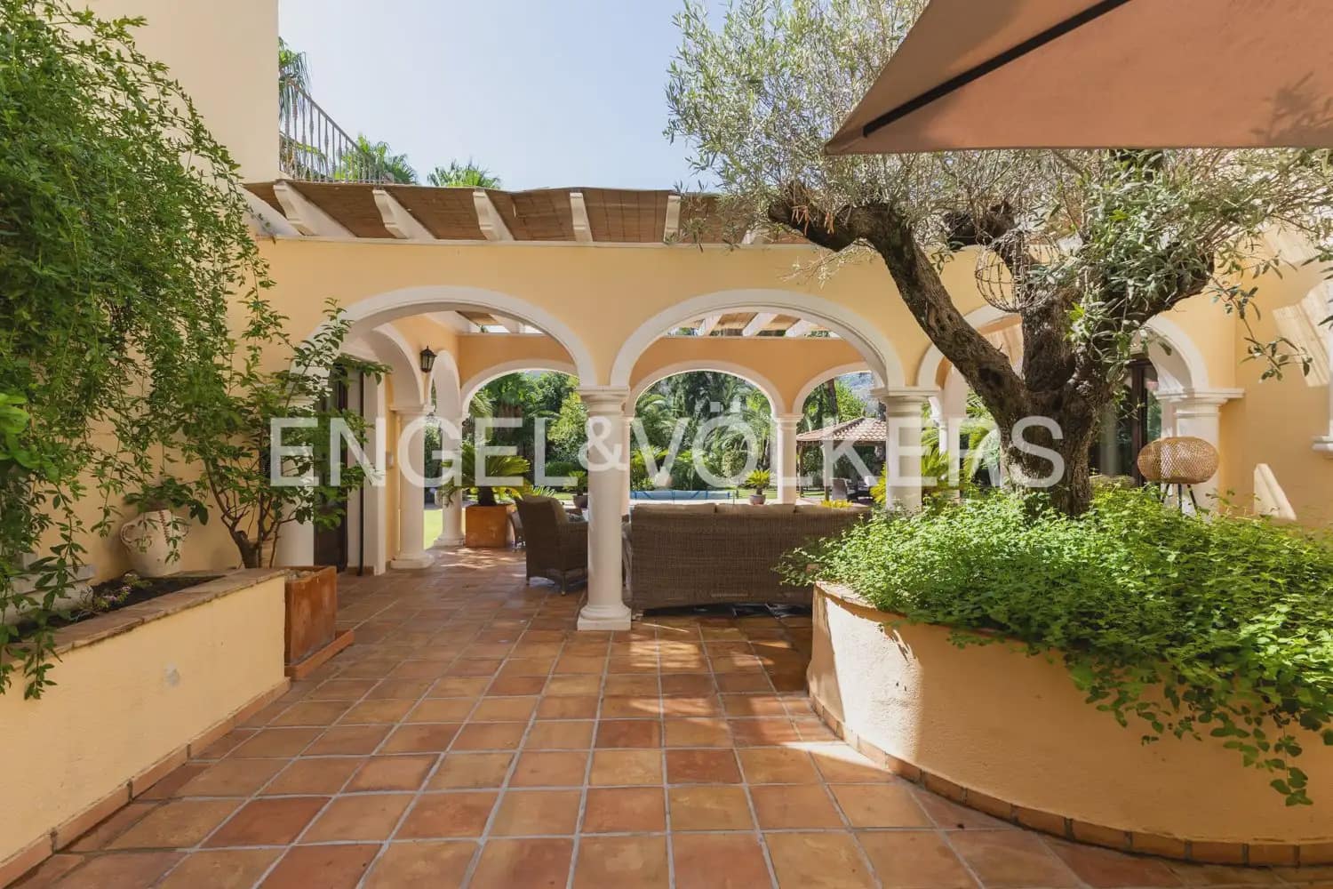 4 bedroom Finca/Country House for sale in Pedreguer with pool garage - € 1,590,000 (Ref: 10024936)