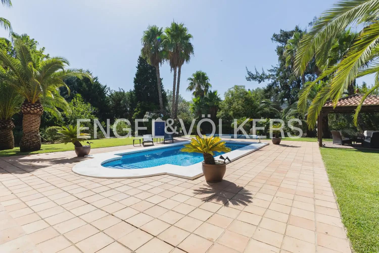 4 bedroom Finca/Country House for sale in Pedreguer with pool garage - € 1,590,000 (Ref: 10024936)