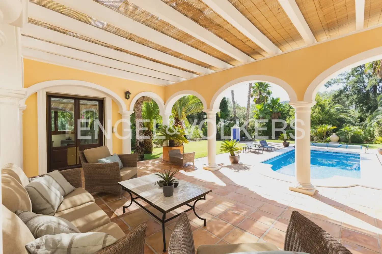 4 bedroom Finca/Country House for sale in Pedreguer with pool garage - € 1,590,000 (Ref: 10024936)