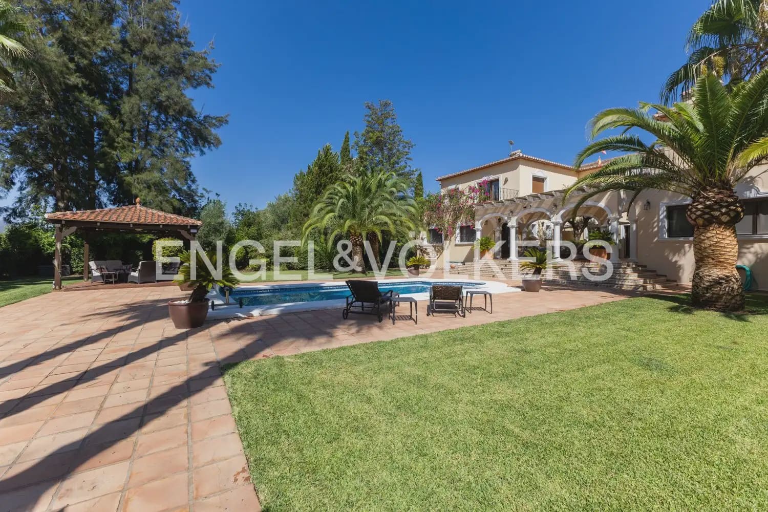 4 bedroom Finca/Country House for sale in Pedreguer with pool garage - € 1,590,000 (Ref: 10024936)
