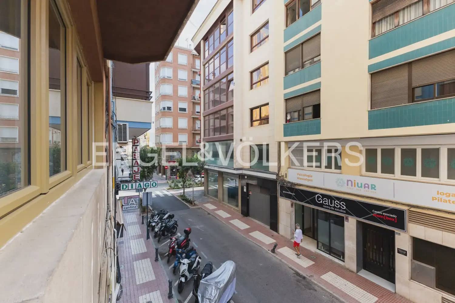 3 bedroom Flat for rent in Castello de la Plana with garage - € 1,350 (Ref: 10024937)