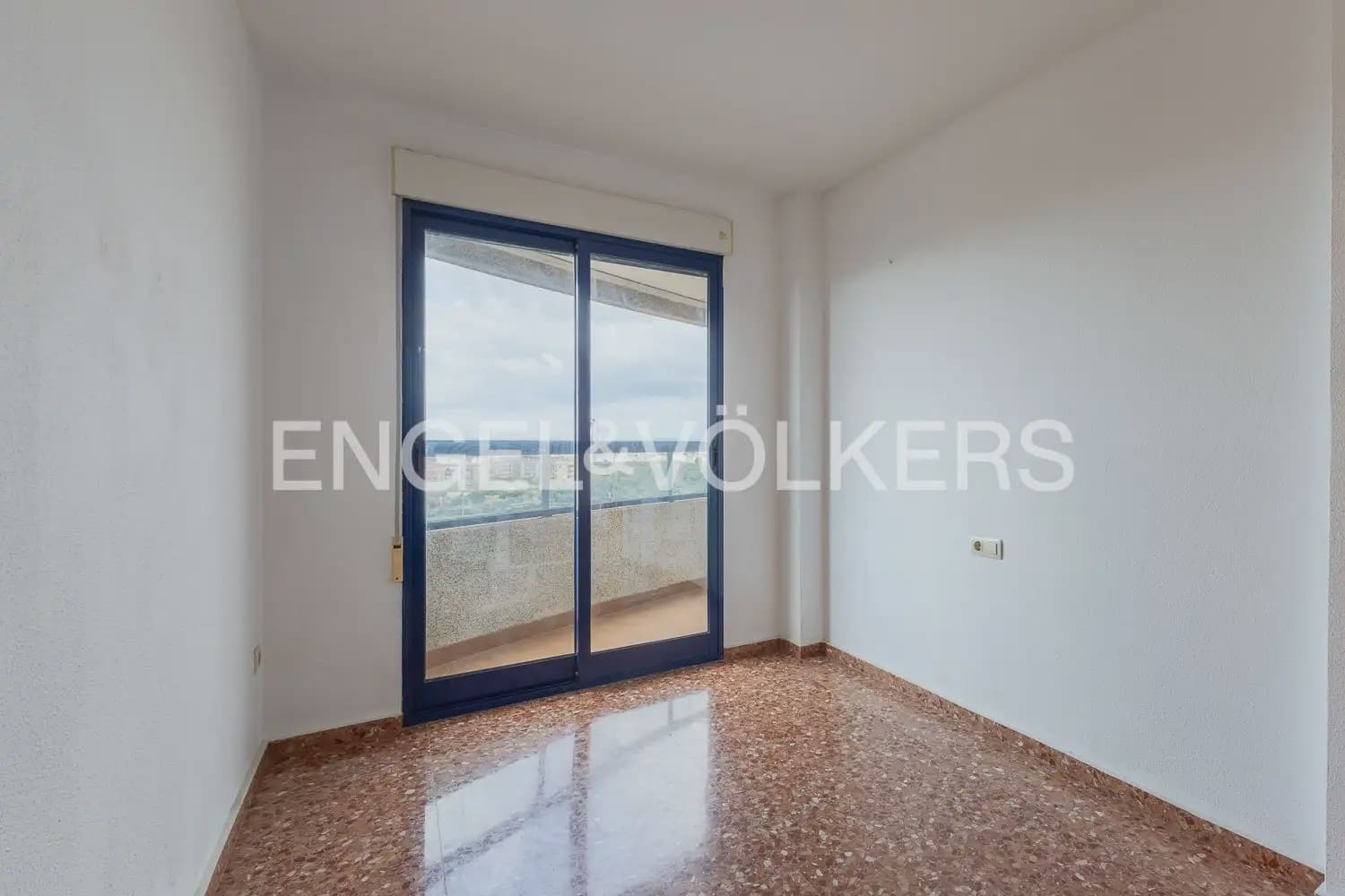 3 soveværelse Lejlighed til leje i Valencia by med swimmingpool garage - € 1.250 (Ref: 10024940)