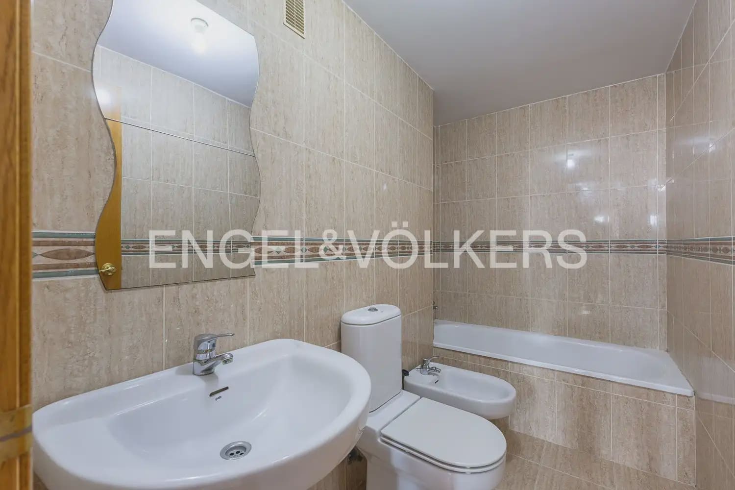 3 soveværelse Lejlighed til leje i Valencia by med swimmingpool garage - € 1.250 (Ref: 10024940)