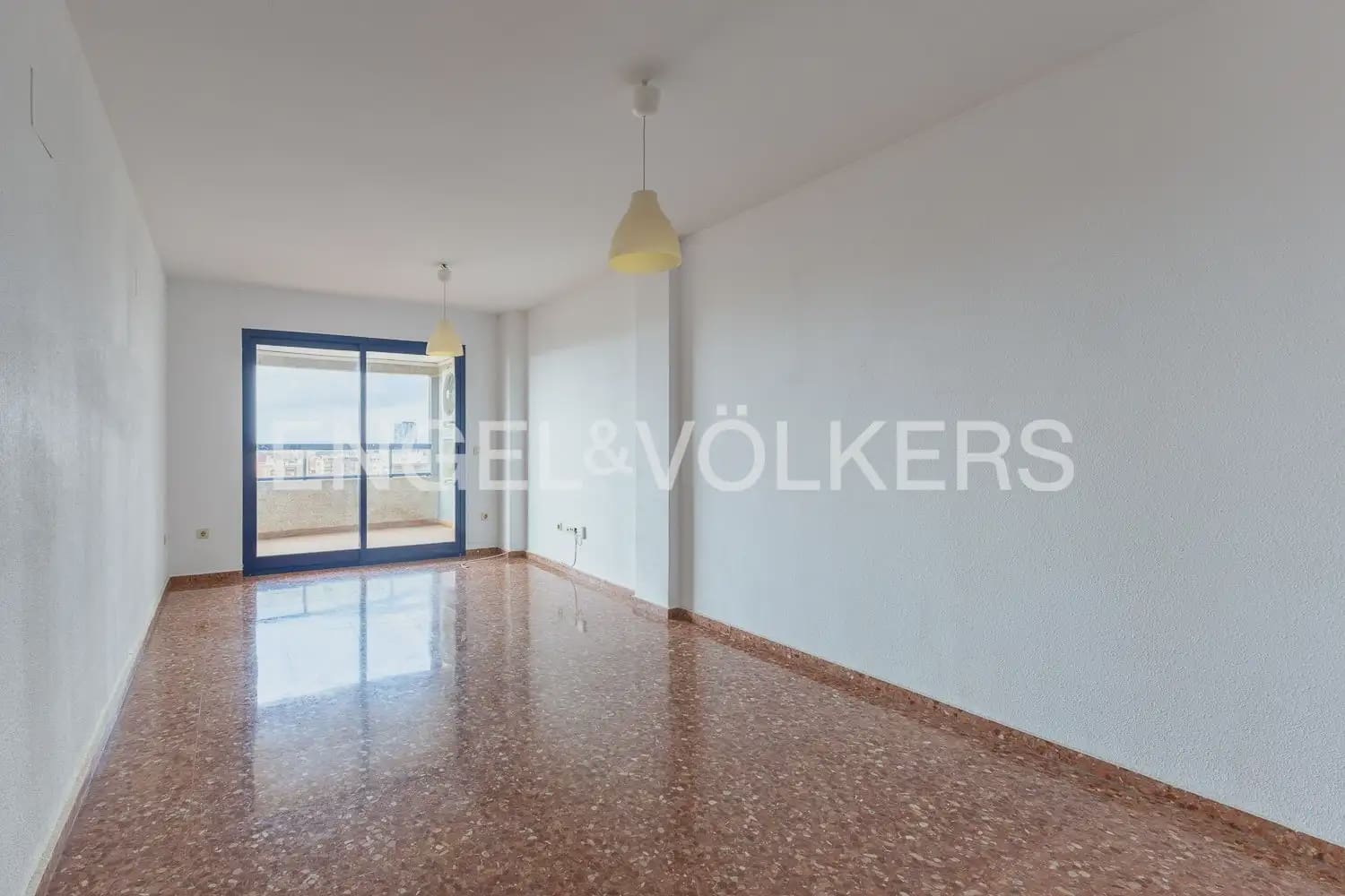 3 soveværelse Lejlighed til leje i Valencia by med swimmingpool garage - € 1.250 (Ref: 10024940)