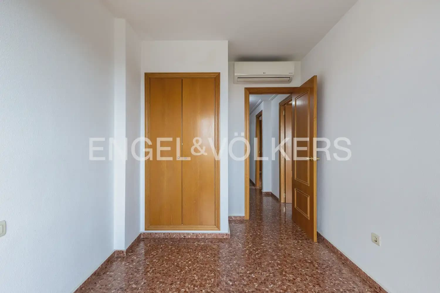 3 soveværelse Lejlighed til leje i Valencia by med swimmingpool garage - € 1.250 (Ref: 10024940)