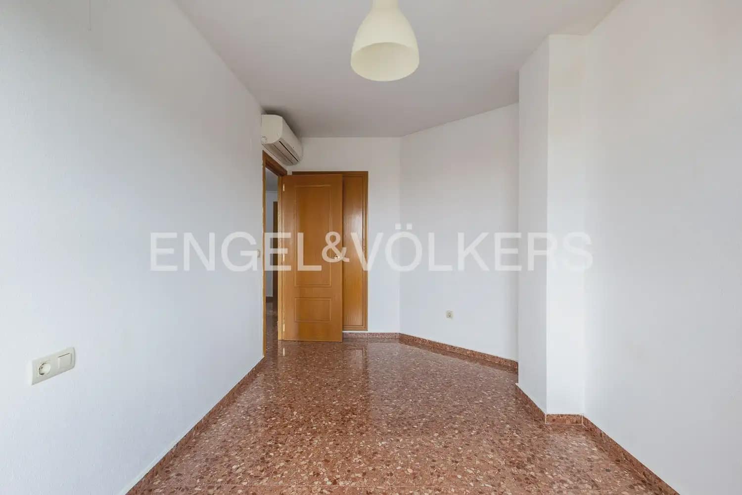 3 soveværelse Lejlighed til leje i Valencia by med swimmingpool garage - € 1.250 (Ref: 10024940)