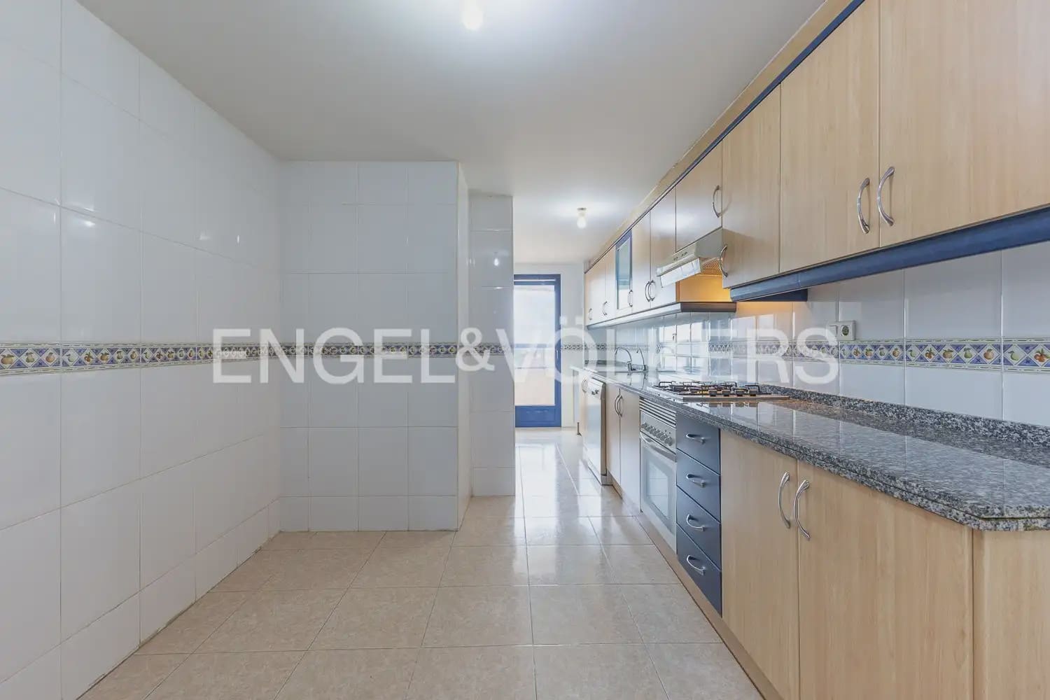 3 soveværelse Lejlighed til leje i Valencia by med swimmingpool garage - € 1.250 (Ref: 10024940)