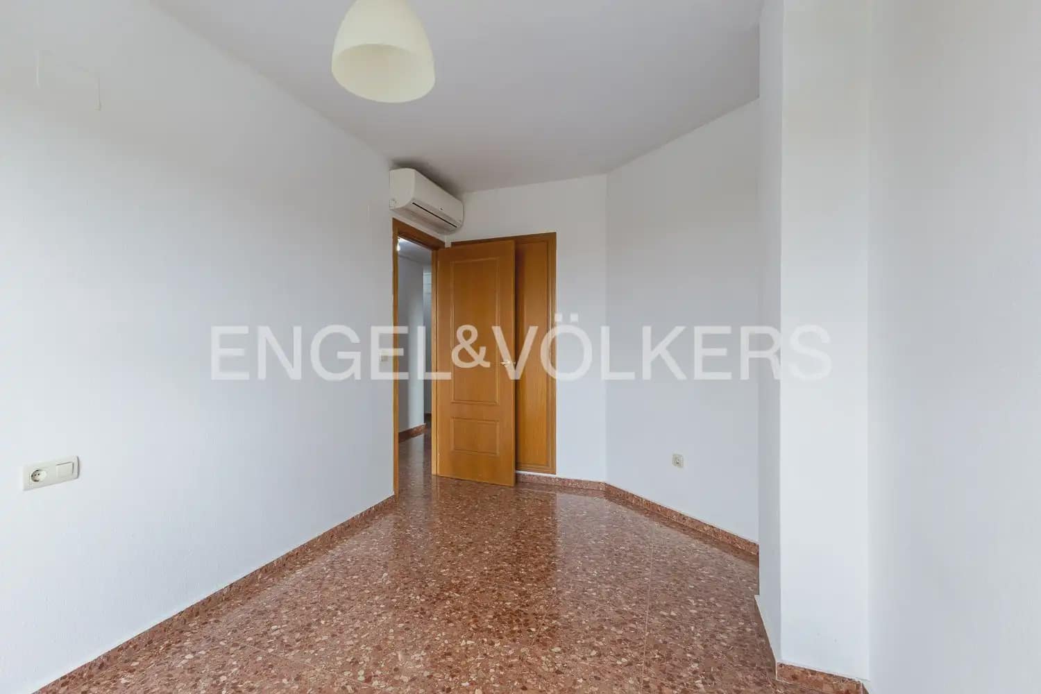 3 soveværelse Lejlighed til leje i Valencia by med swimmingpool garage - € 1.250 (Ref: 10024940)