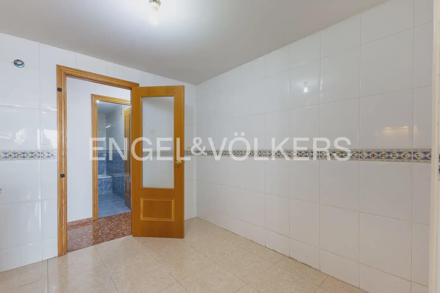 3 soveværelse Lejlighed til leje i Valencia by med swimmingpool garage - € 1.250 (Ref: 10024940)