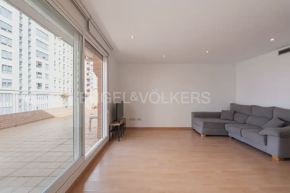 2 camera da letto Attico da affittare in Valencia citta con piscina garage - 1.700 € (Rif: 10026238)